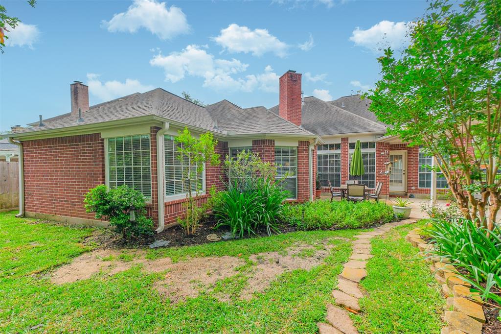 1823 Birnam Glen Drive, Sugar Land, Texas image 11