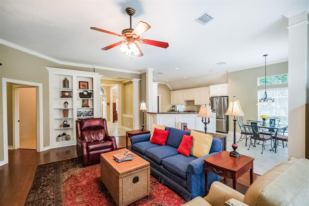 1823 Birnam Glen Drive, Sugar Land, Texas image 18