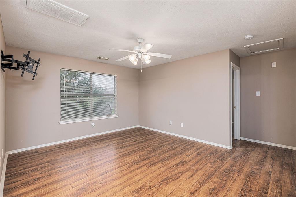 1918 N Everglades Dr Dr, Deer Park, Texas image 32