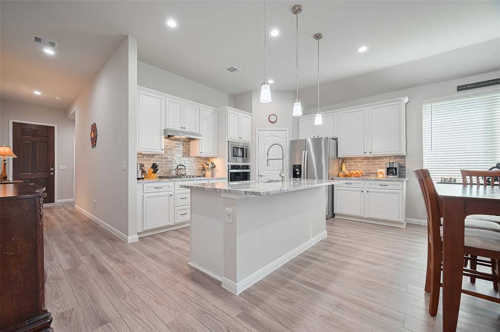 14011 Autumn Creek Court, Conroe, Texas image 4