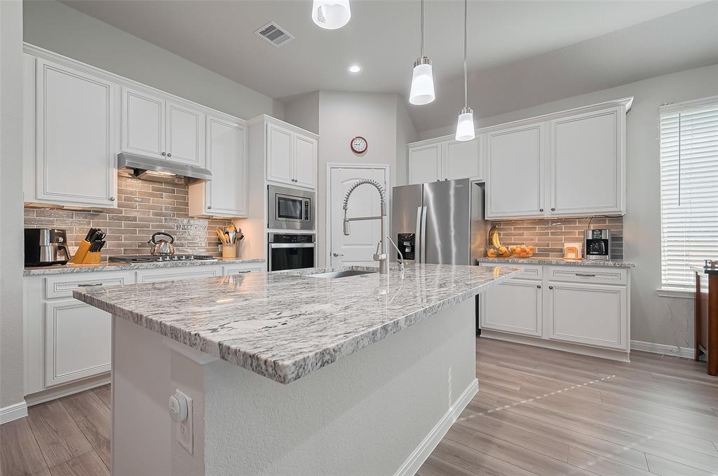 14011 Autumn Creek Court, Conroe, Texas image 5