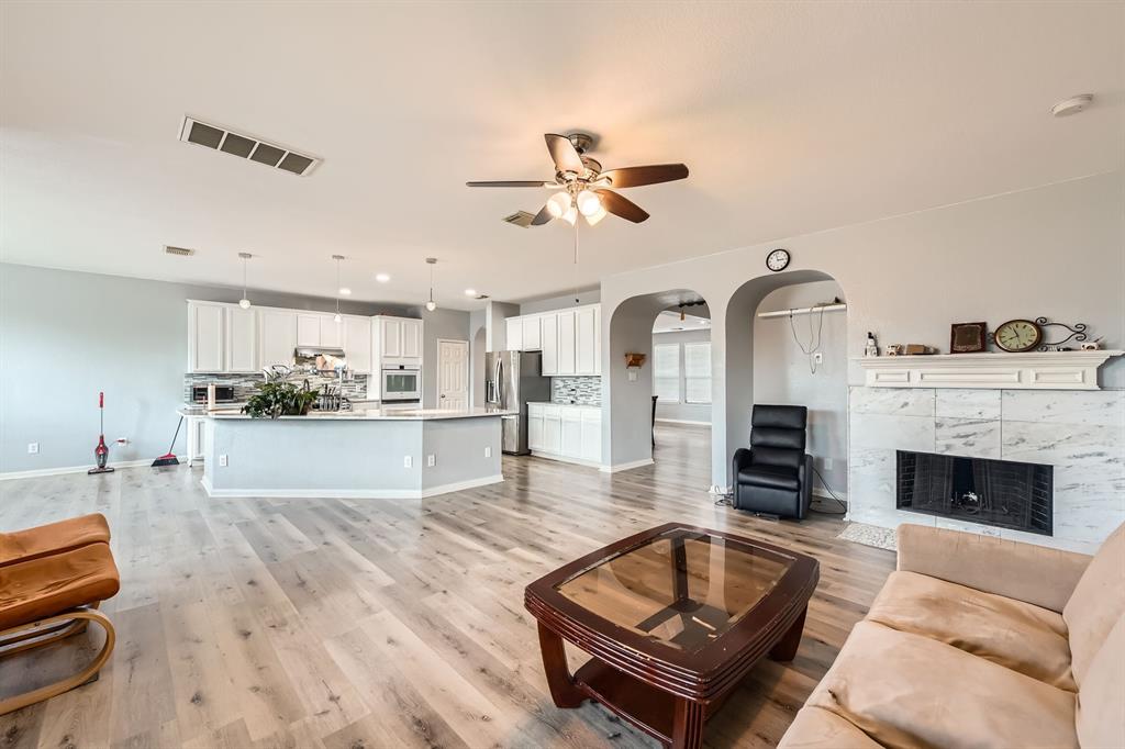 6638 Autumn Sunset Lane, Spring, Texas image 7