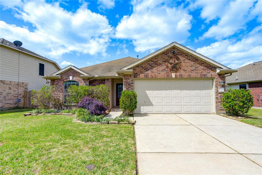 21811 Blossom Grove Lane, Spring, Texas image 1