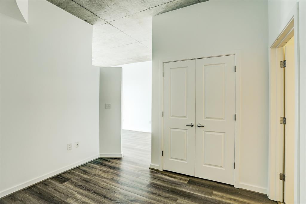 5925 Almeda Road 11816