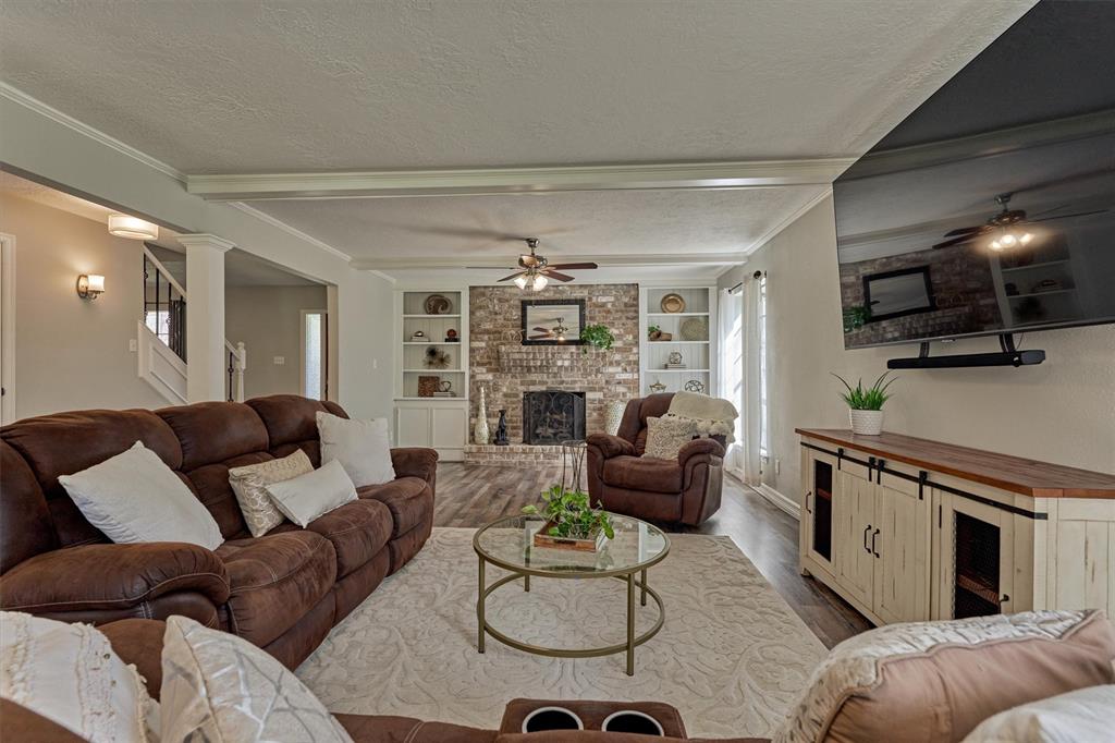 24203 Creekview Drive, Spring, Texas image 6
