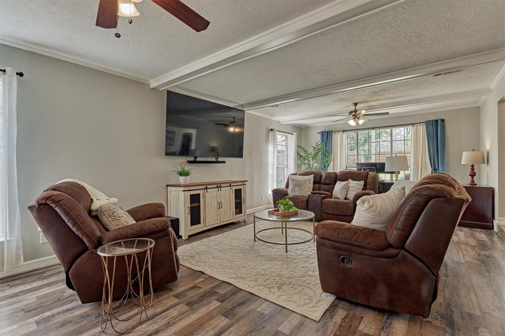 24203 Creekview Drive, Spring, Texas image 5
