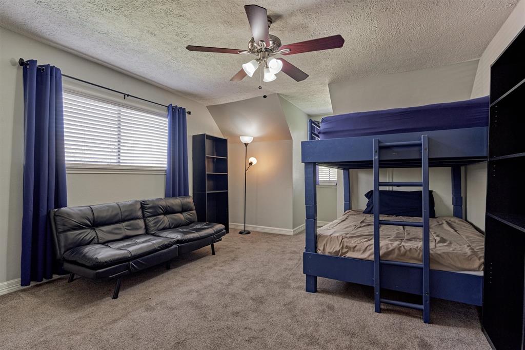 24203 Creekview Drive, Spring, Texas image 22
