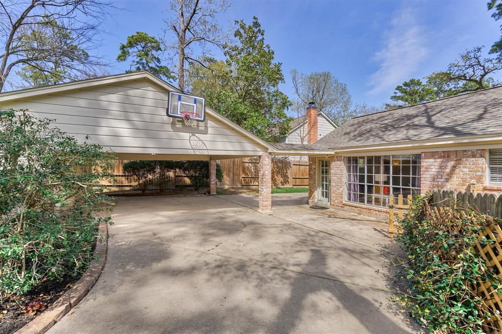 24203 Creekview Drive, Spring, Texas image 25