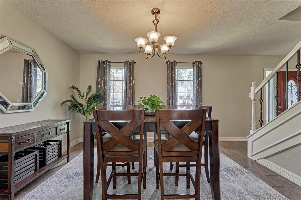 24203 Creekview Drive, Spring, Texas image 8