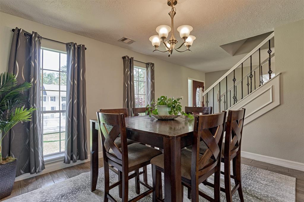 24203 Creekview Drive, Spring, Texas image 9