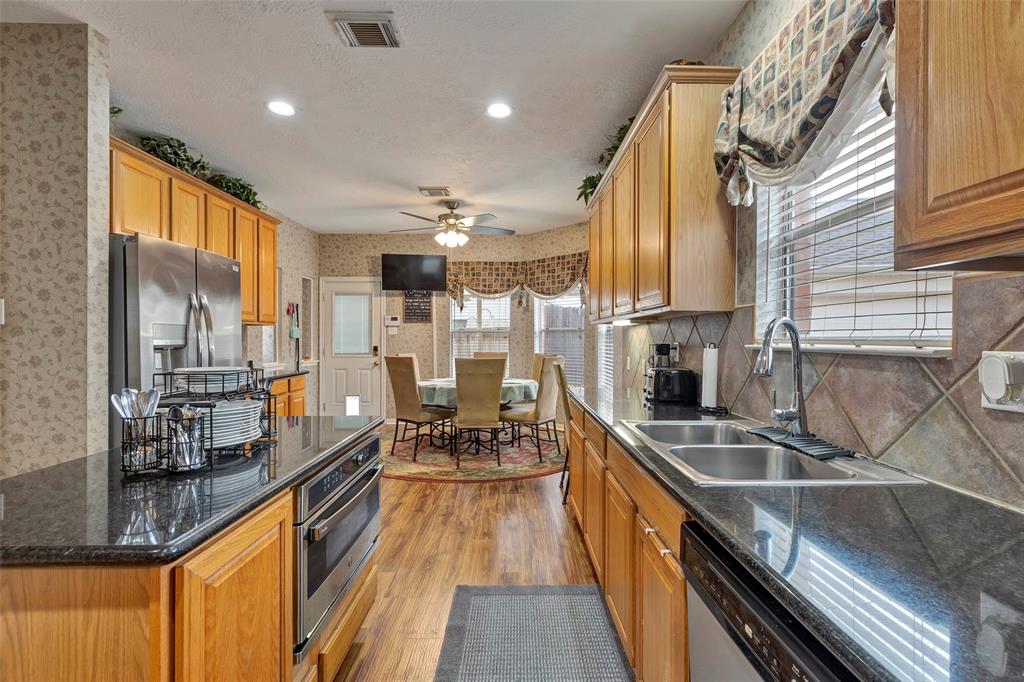 9338 Hudson Bend Circle, Houston, Texas image 17