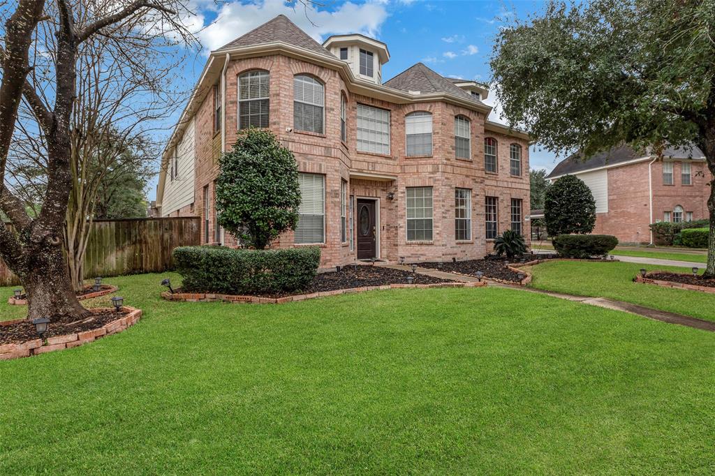 9338 Hudson Bend Circle, Houston, Texas image 2