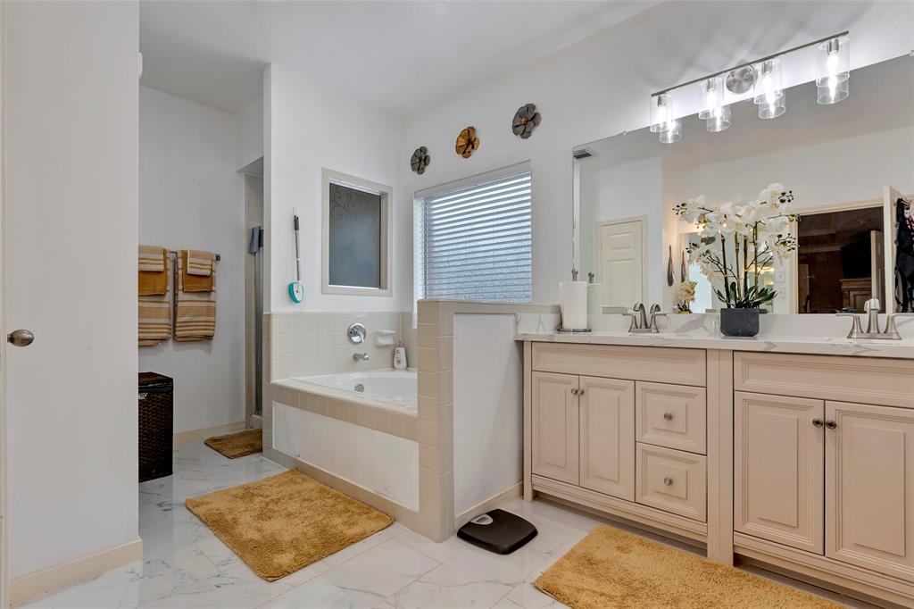 9338 Hudson Bend Circle, Houston, Texas image 25