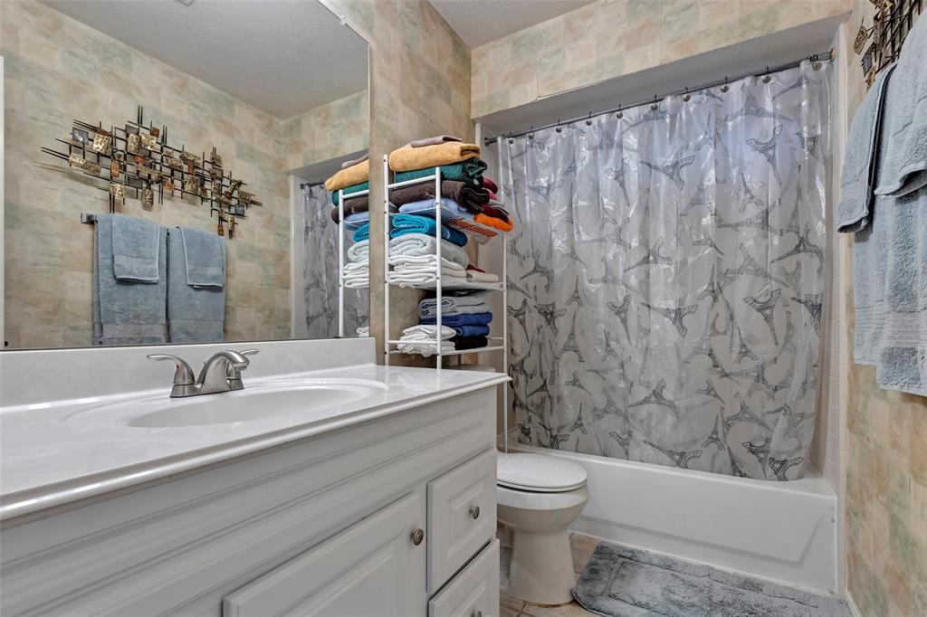 9338 Hudson Bend Circle, Houston, Texas image 32