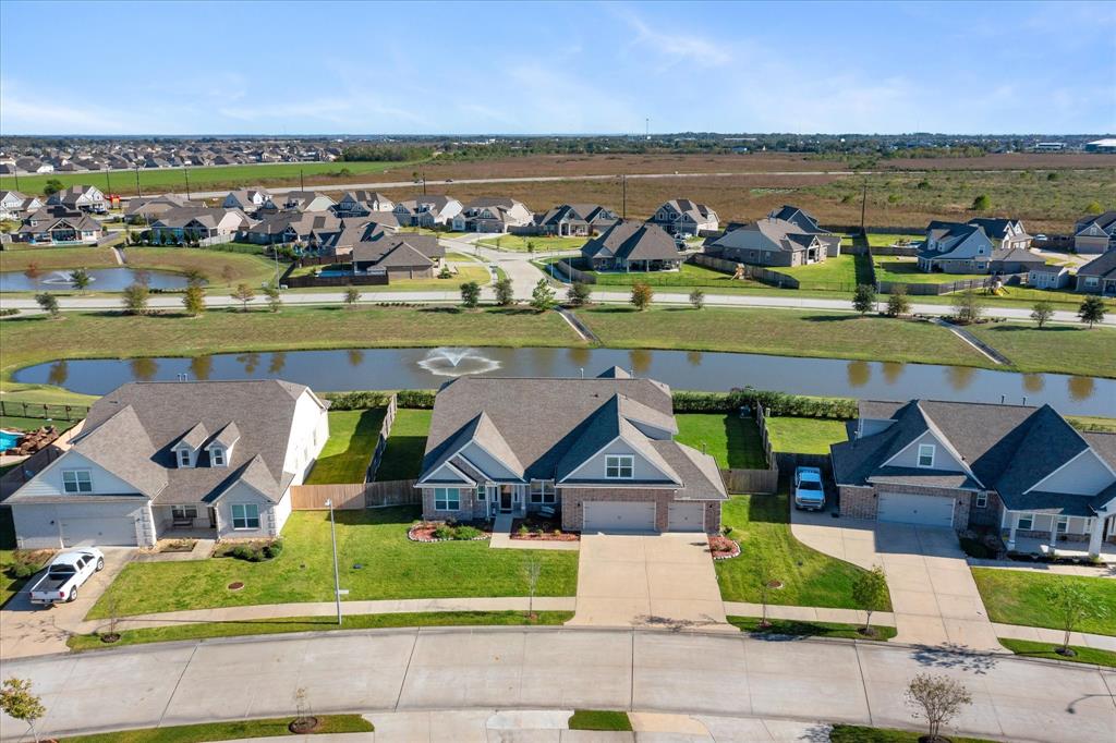 14522 Aqueduct Avenue, Mont Belvieu, Texas image 3