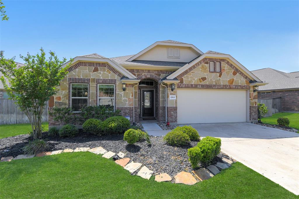 17515 Cypress Hilltop Way, Hockley, Texas image 2