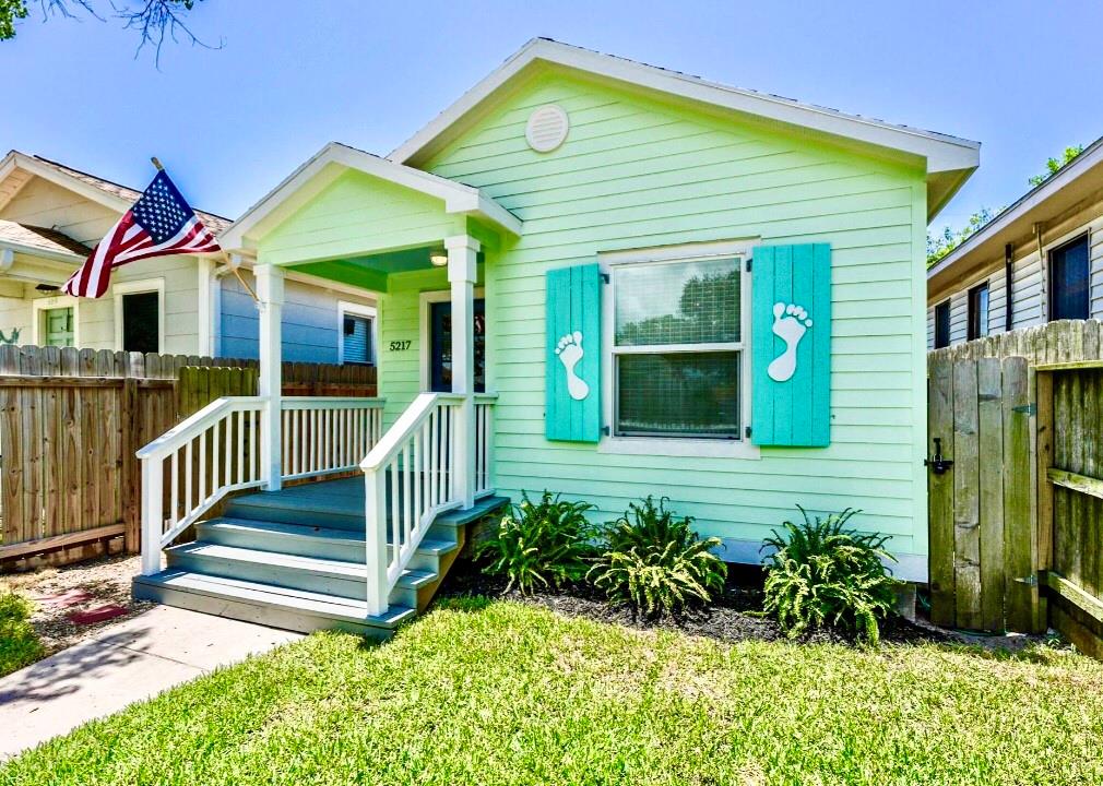 5217 Avenue Q 1/2