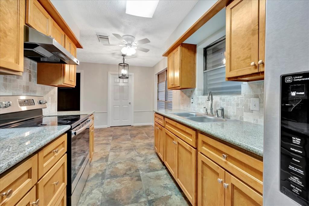11438 Sageyork Drive, Houston, Texas image 10