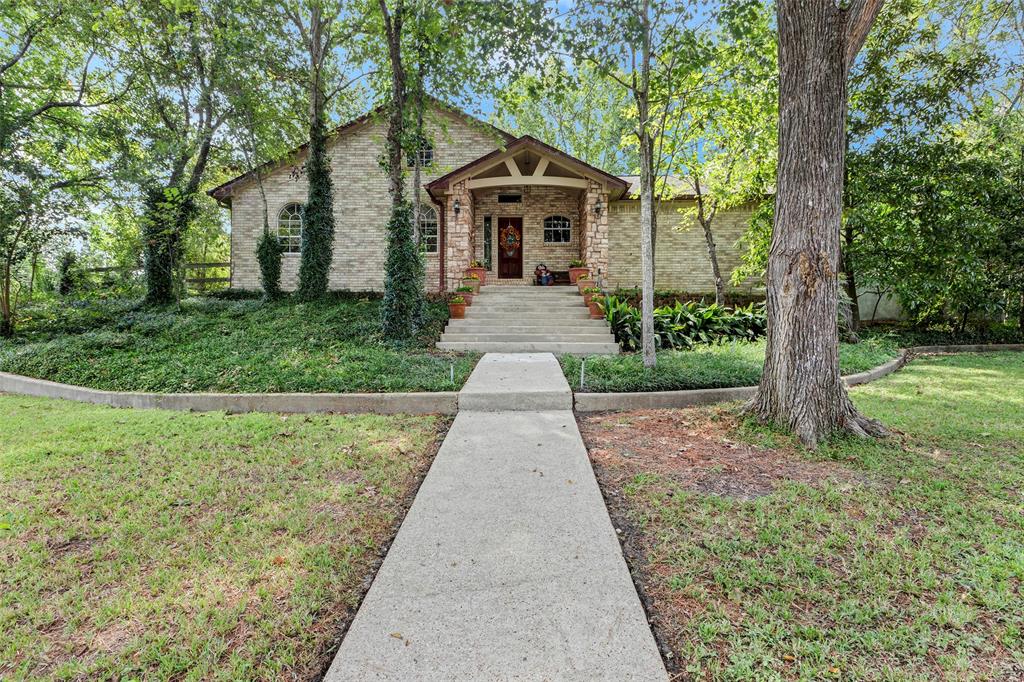 281 Harbor Run Drive, Coldspring, Texas image 1