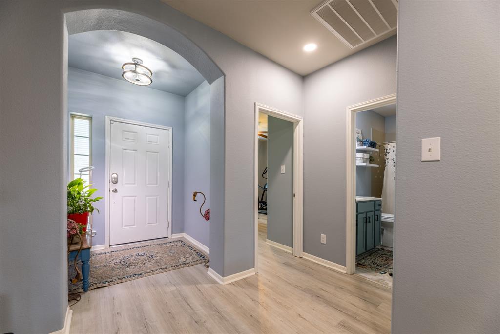 8806 Explorer Drive, Texas City, Texas image 5