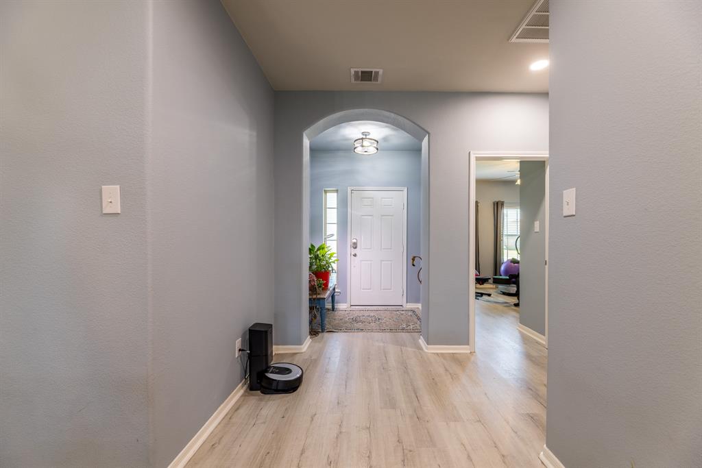 8806 Explorer Drive, Texas City, Texas image 4