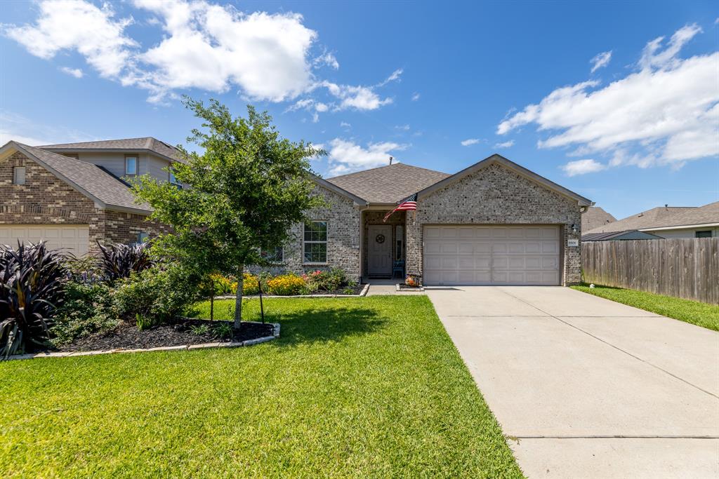 8806 Explorer Drive, Texas City, Texas image 1