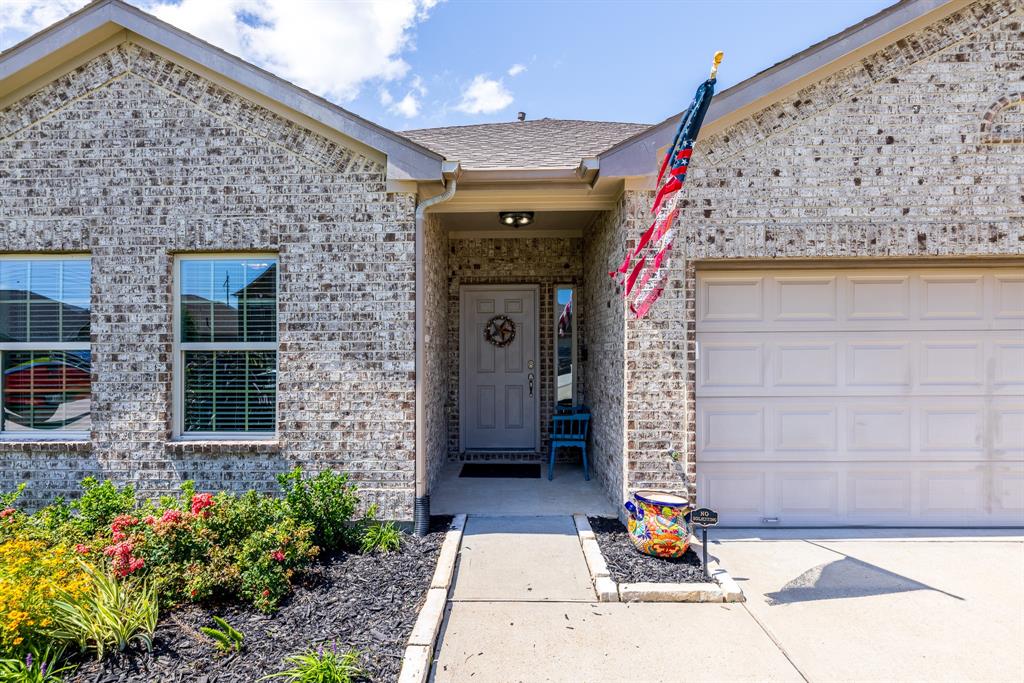 8806 Explorer Drive, Texas City, Texas image 3