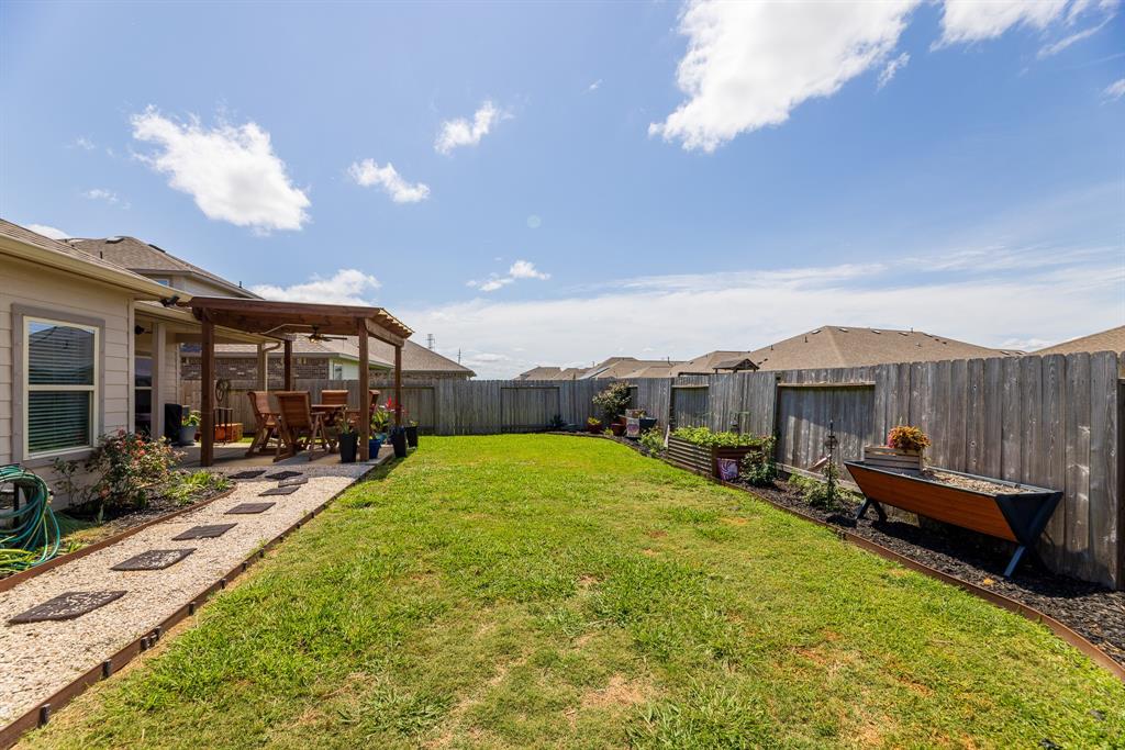 8806 Explorer Drive, Texas City, Texas image 32