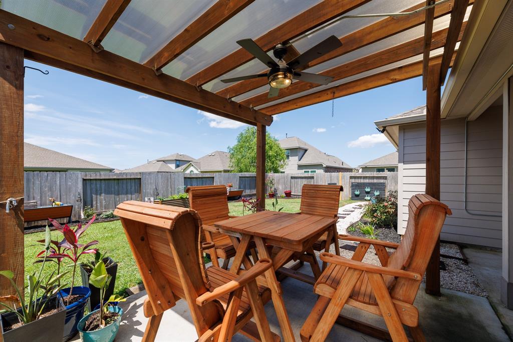 8806 Explorer Drive, Texas City, Texas image 31
