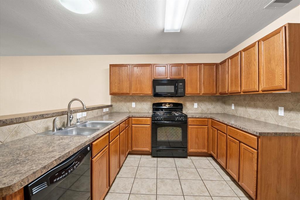 8018 Oregano Drive, Baytown, Texas image 12