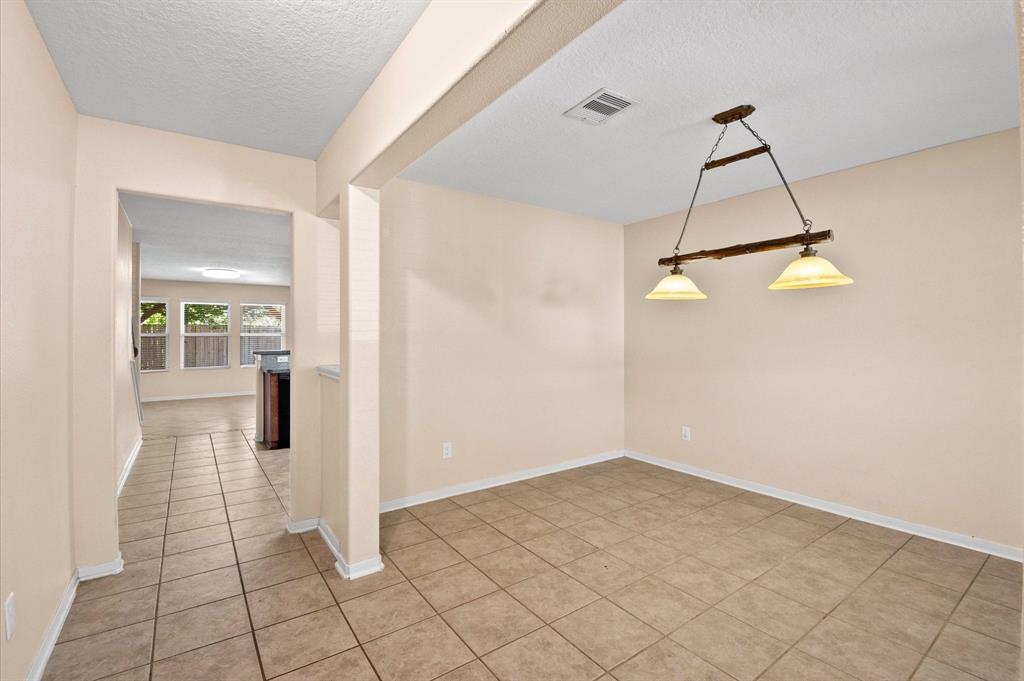 8018 Oregano Drive, Baytown, Texas image 4