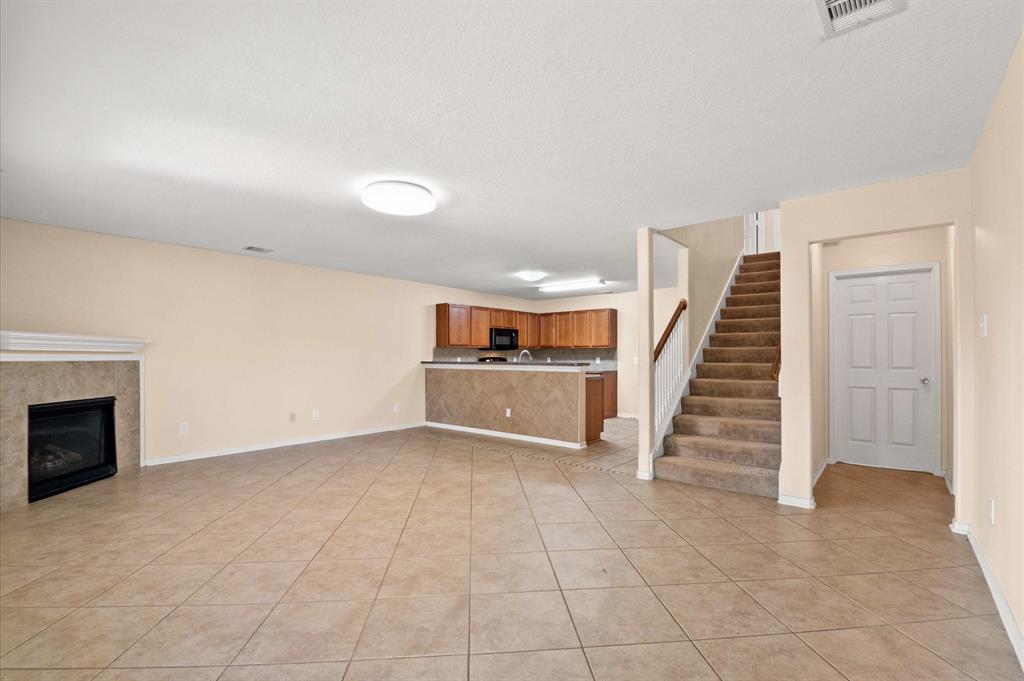 8018 Oregano Drive, Baytown, Texas image 5