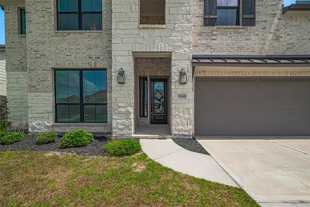 23649 Silver Palm Trail