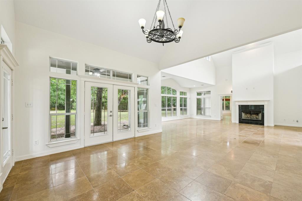 12061 Oak Forest Lane, Conroe, Texas image 12