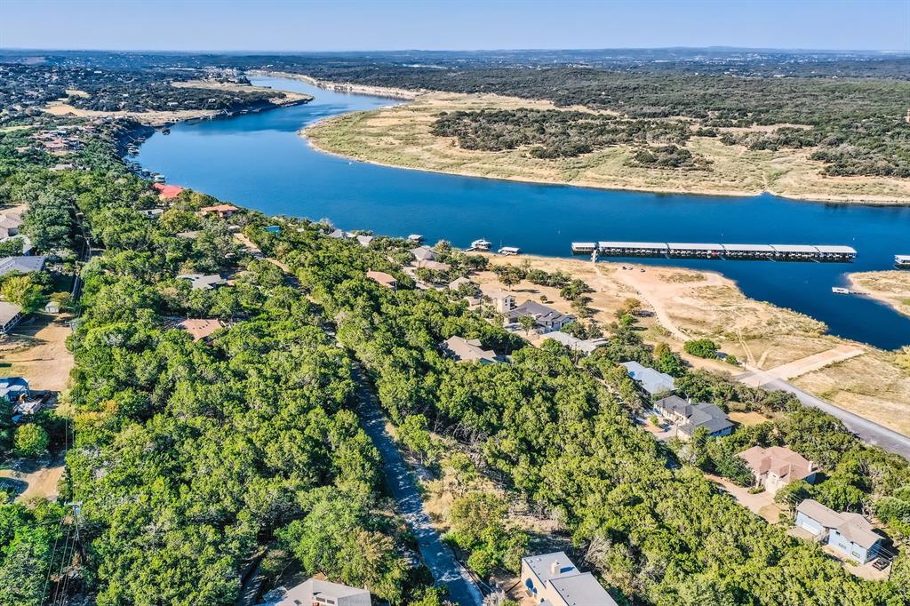 6101 Lakeshore Drive, Lago Vista, Texas image 2