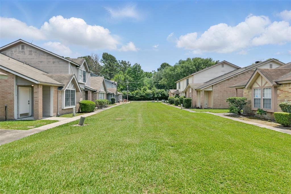 2079 Country Village Boulevard #C, Humble, Texas image 25