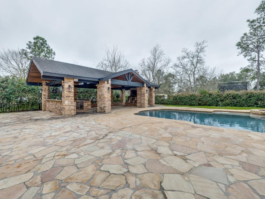 803 Mills Lane, Friendswood, Texas image 37