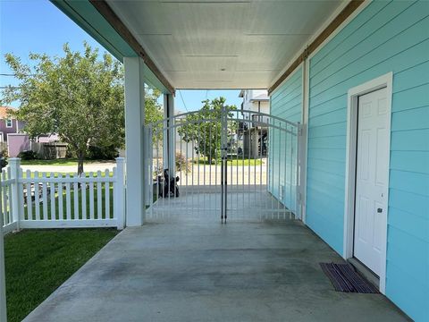 A home in Bayou Vista