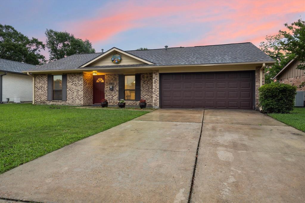 5911 Hewitt Drive, Houston, Texas image 2