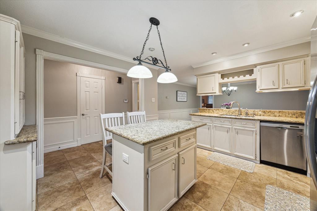 5911 Hewitt Drive, Houston, Texas image 9