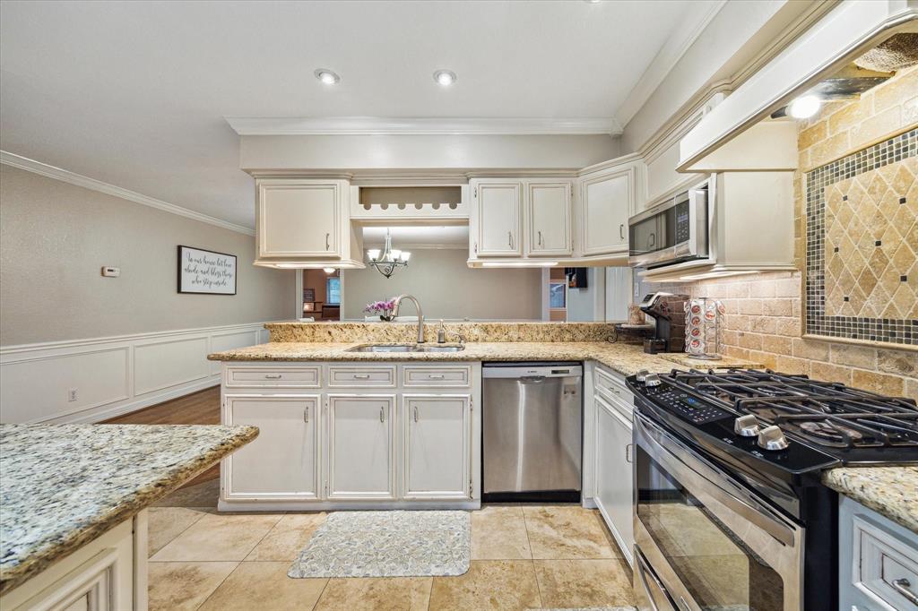 5911 Hewitt Drive, Houston, Texas image 10