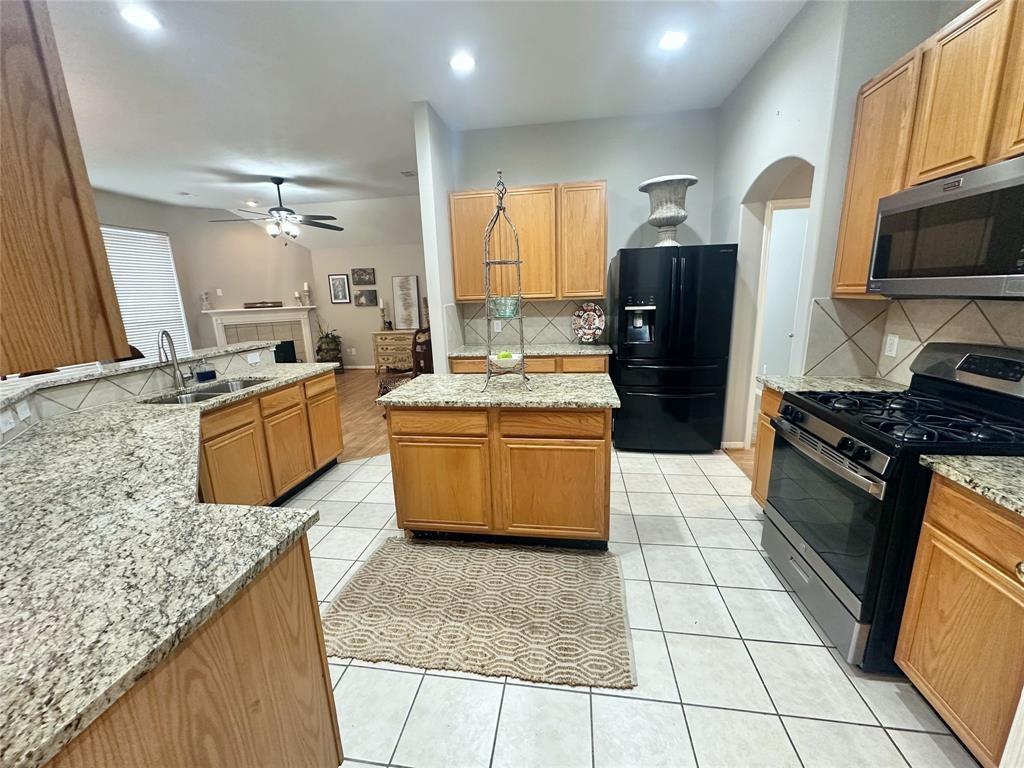 11911 Canyon Star Lane, Tomball, Texas image 8
