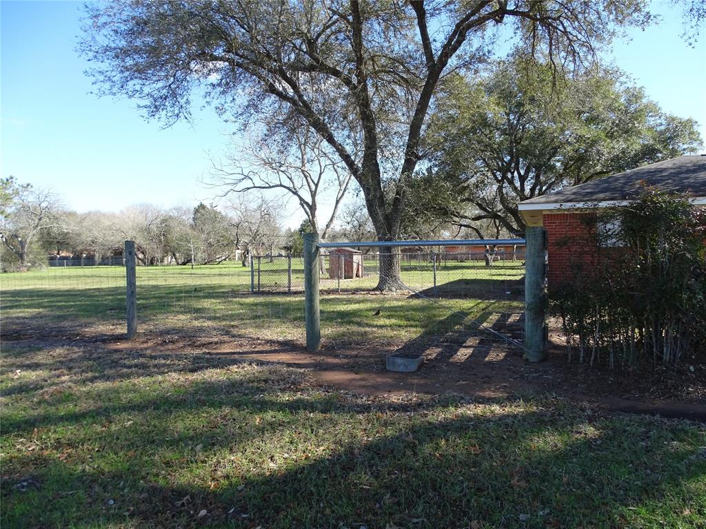 2464 Fm 1094 Road, Sealy, Texas image 10