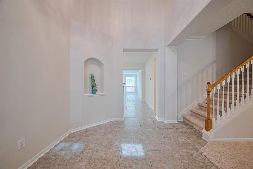 2938 Intrepid Elm Street
