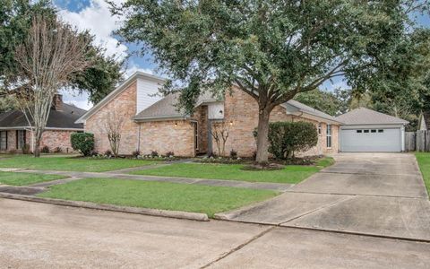 Single Family Residence in Houston TX 8903 Abbeydale Drive.jpg