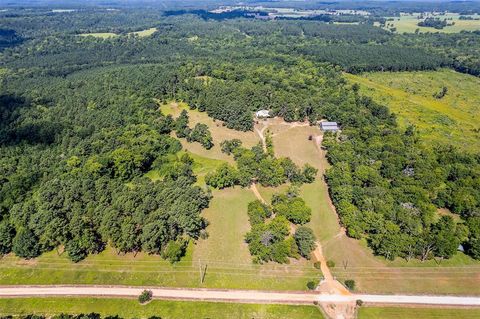 Photo of 980 County Road 1705, Jacksonville, TX 75766 (MLS # 53716091) Photo of 980 County Road 1705, Jacksonville, TX 75766 (MLS # 53716091)