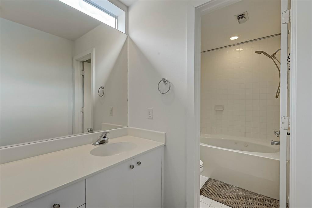 Houston, Texas 77004, United States, 2 Bedrooms Bedrooms, ,2 BathroomsBathrooms,Residential,Pending,188740