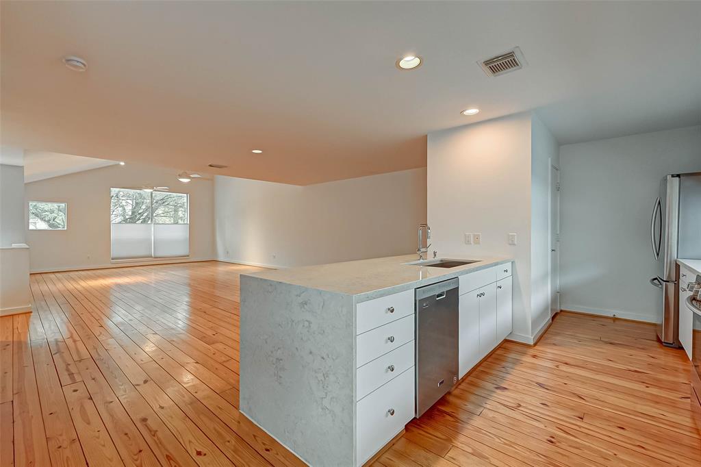 Houston, Texas 77004, United States, 2 Bedrooms Bedrooms, ,2 BathroomsBathrooms,Residential,Pending,188740