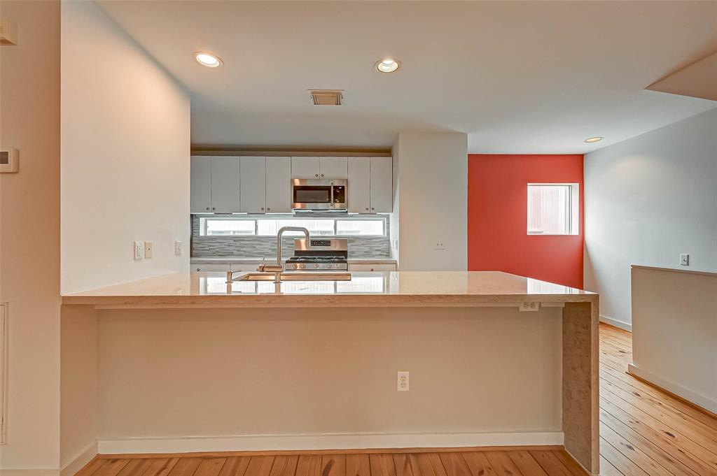 Houston, Texas 77004, United States, 2 Bedrooms Bedrooms, ,2 BathroomsBathrooms,Residential,Pending,188740