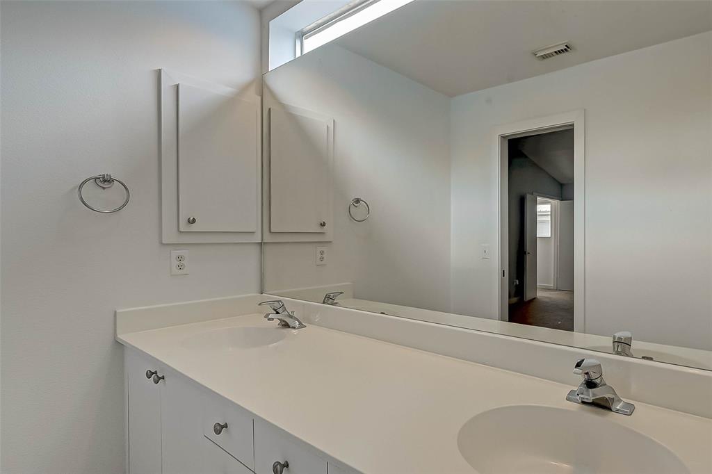 Houston, Texas 77004, United States, 2 Bedrooms Bedrooms, ,2 BathroomsBathrooms,Residential,Pending,188740